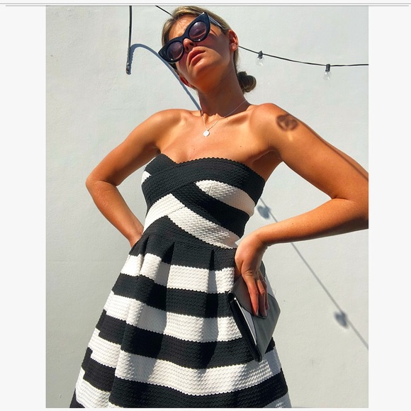 Marshalls Dresses & Skirts - BLACK & WHITE STRIPED STRAPLESS BANDAGE MINI DRESS